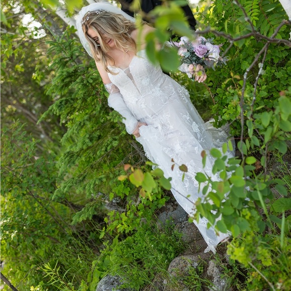 Madi Lane Janae bridal gown - Picture 2 of 10